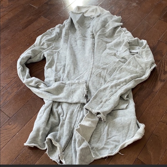 Free People. We The Free Sweatshirt - Picture 1 of 4